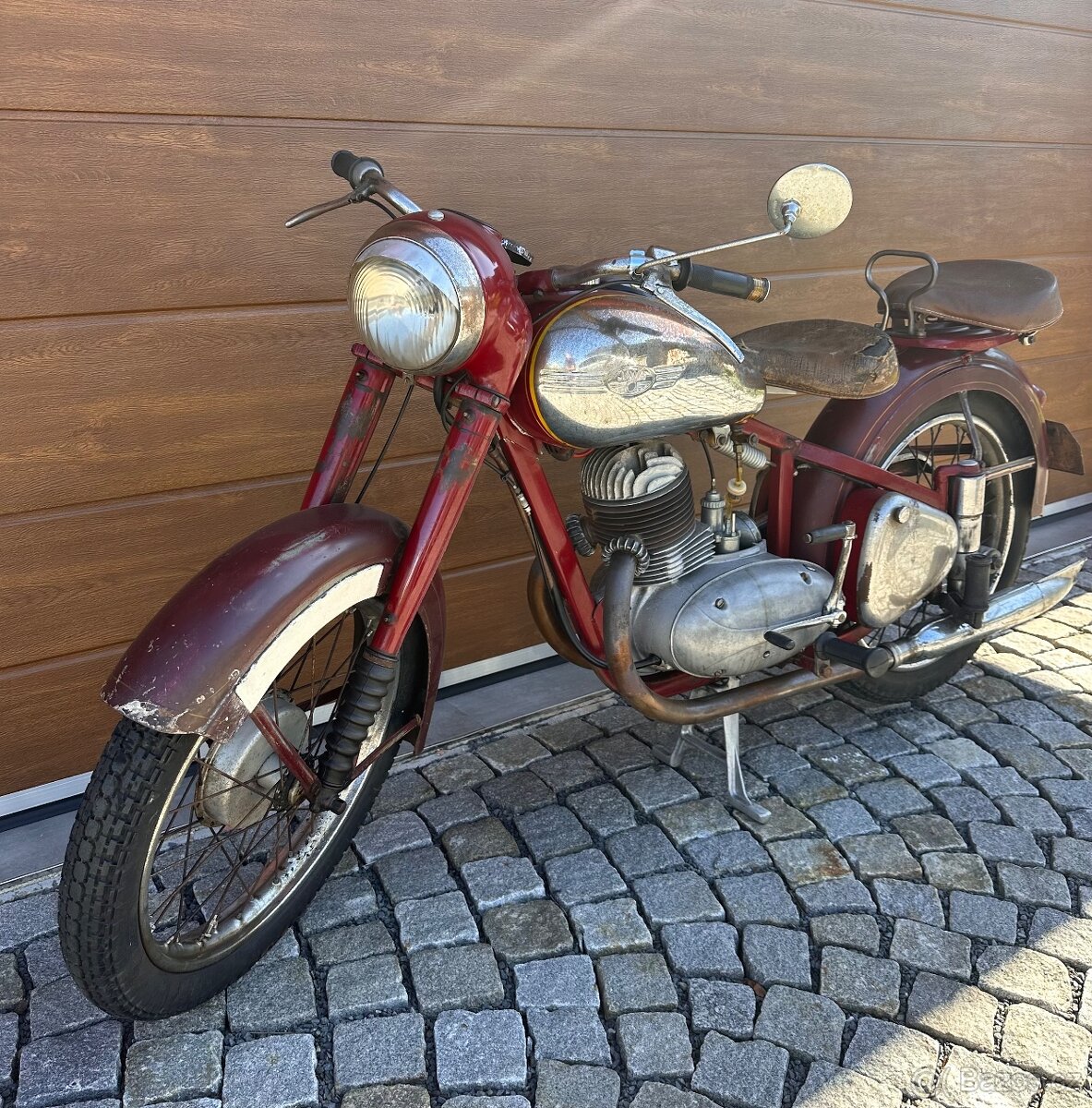 Jawa 250 Pérák