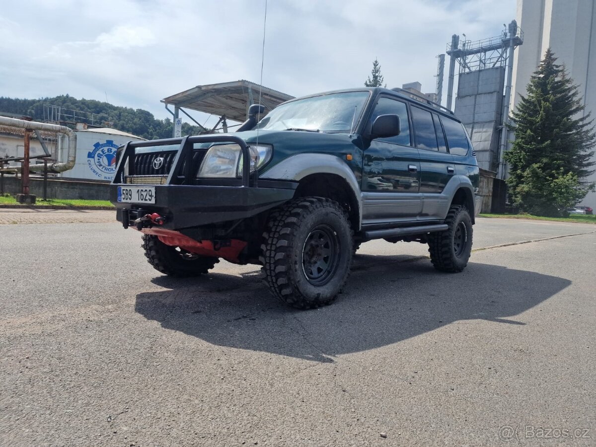 Toyota Land Cruiser 95, rok výroby 1996 3.0tdi 92kw 4x4, red