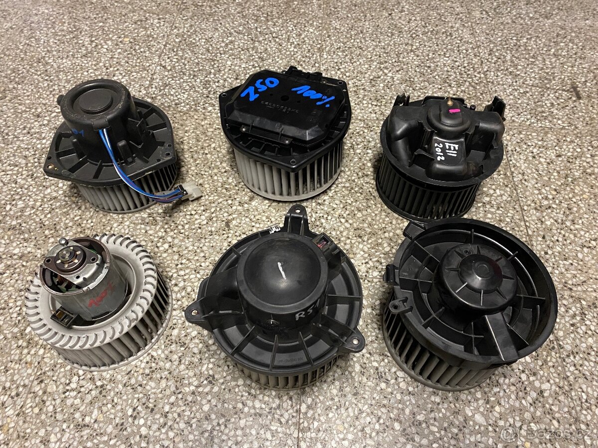 Motorek větráku Nissan