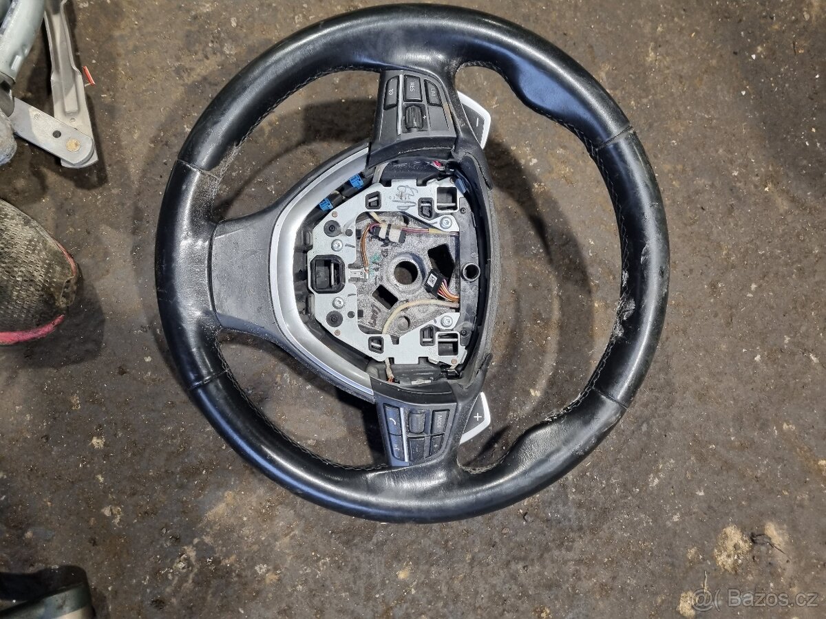 Bmw f11 rok 2011 3.0 150kw multifunkční volant