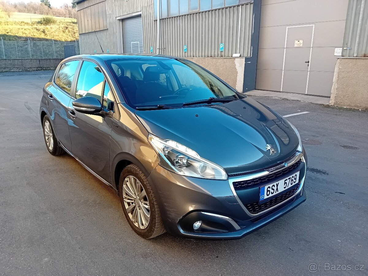 Peugeot 208 1.2i, 61kw, r.2018, naj. 44tis. Servis.
