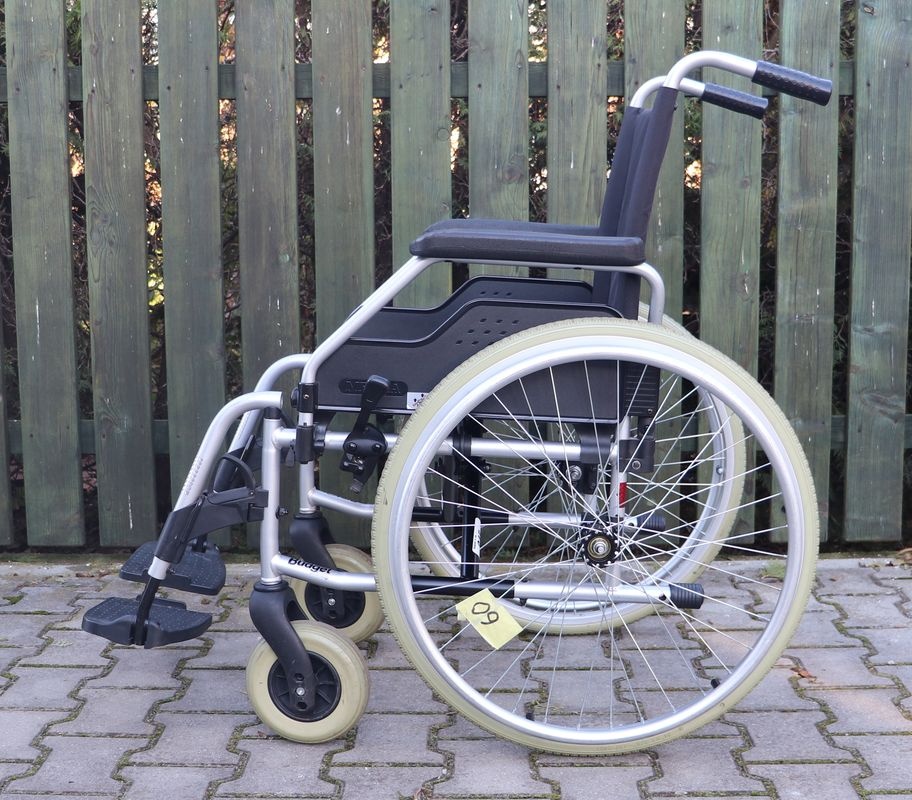 060-Mechanický invalidní vozík Meyra.
