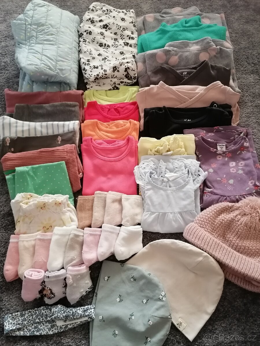 Dívčí komplet 6-9m.