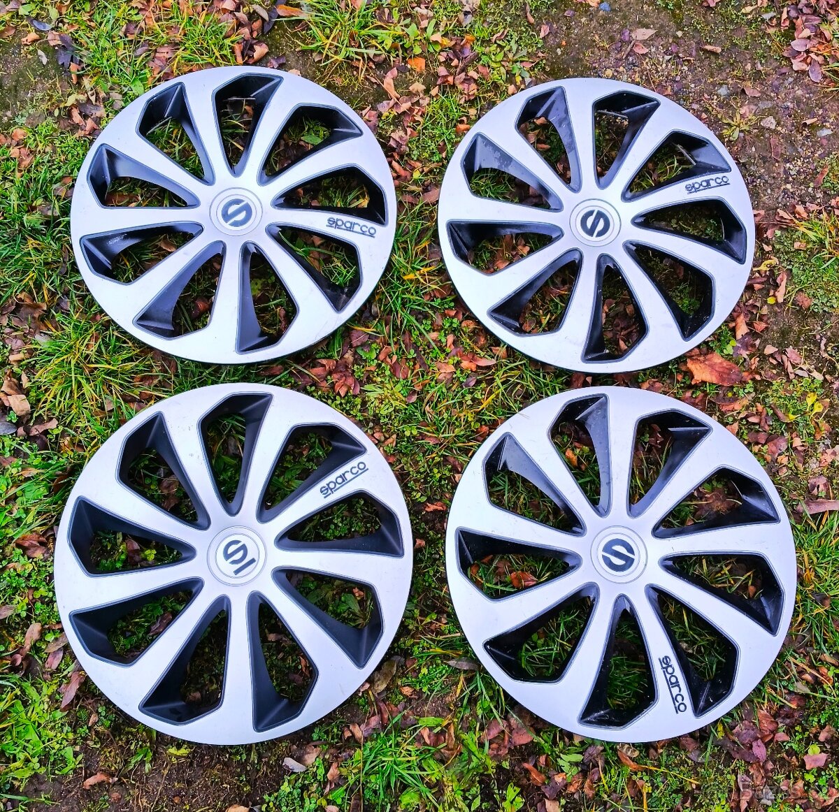 Poklice kryty kol 15" Sparco