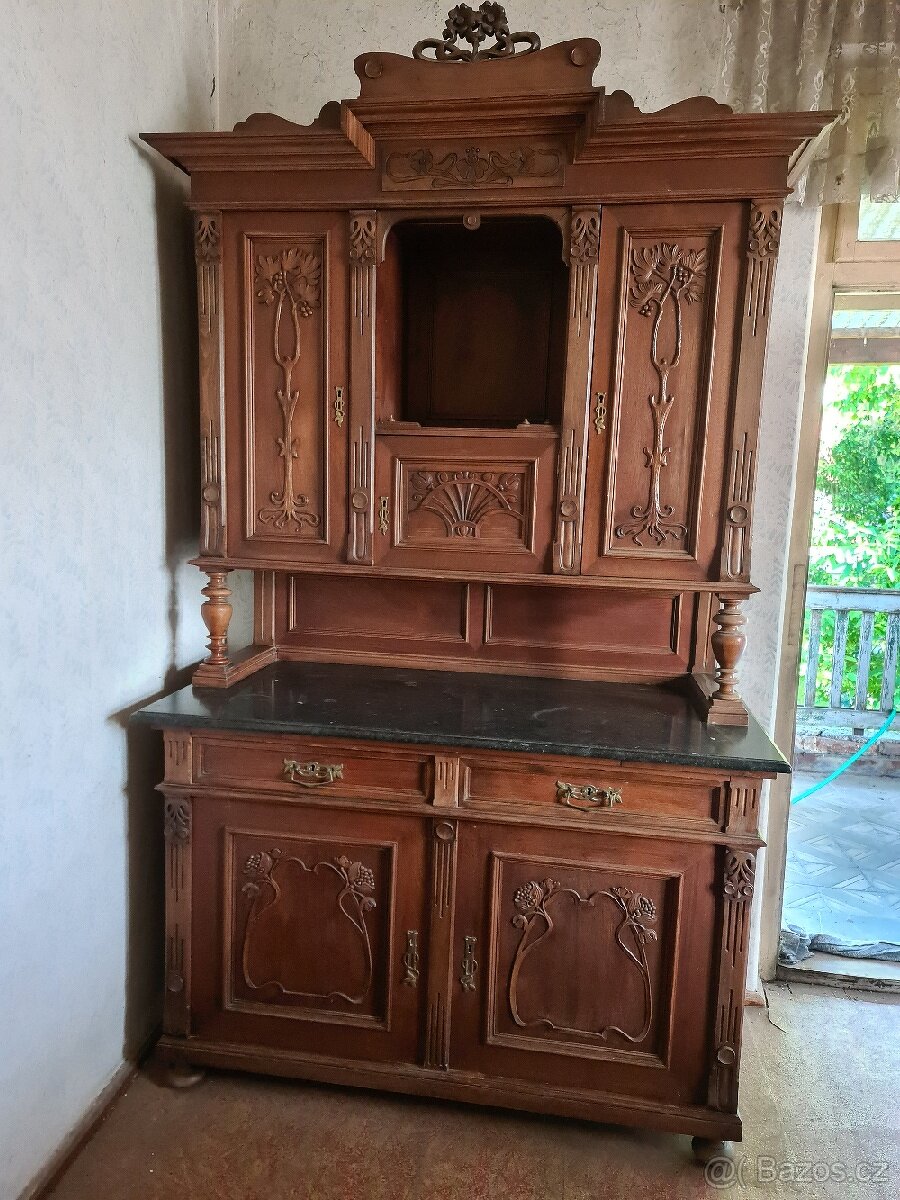 Kuchyňská skříň