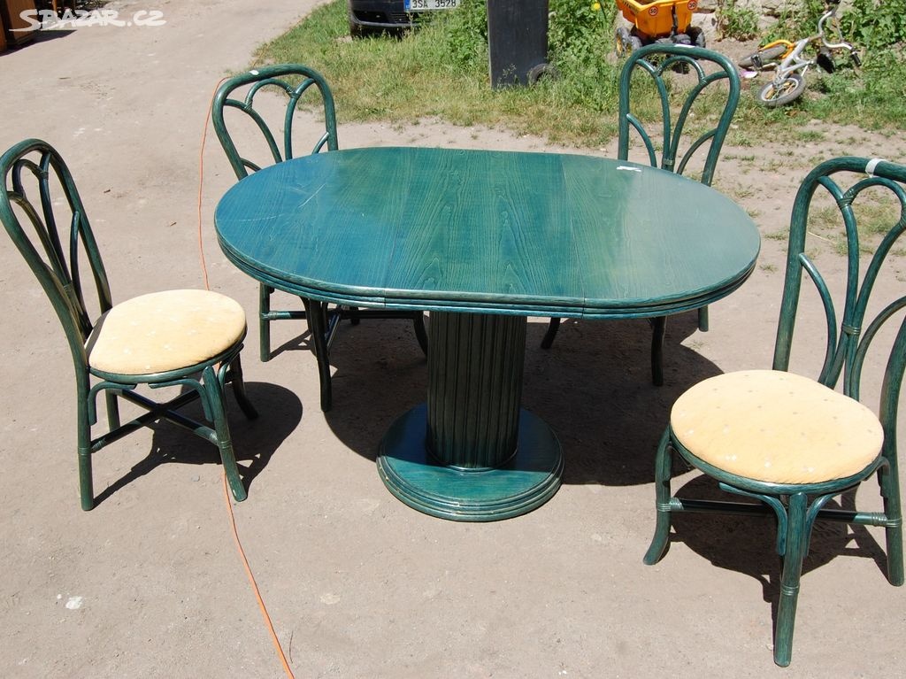 Jídelní stůl rozkládací + 4 židle