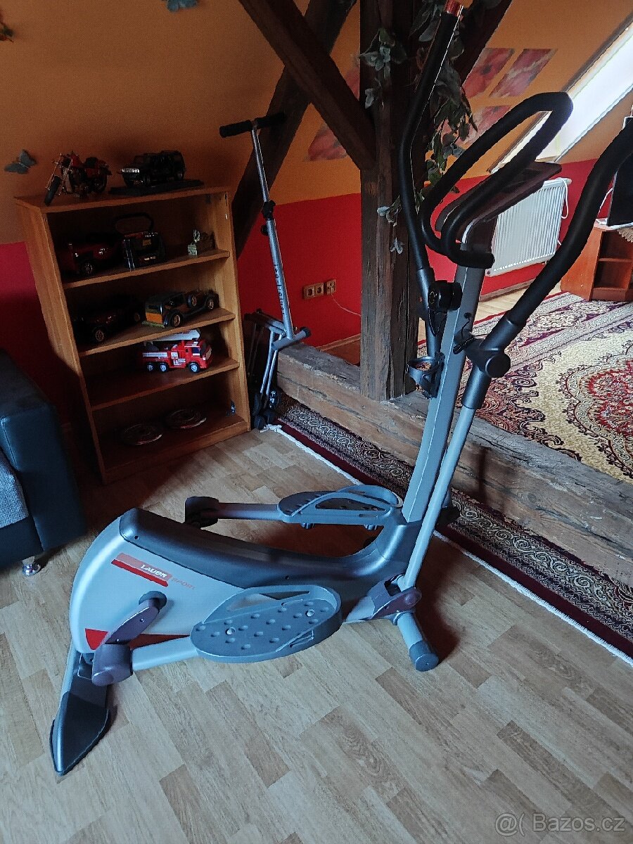 Posilovací stroj