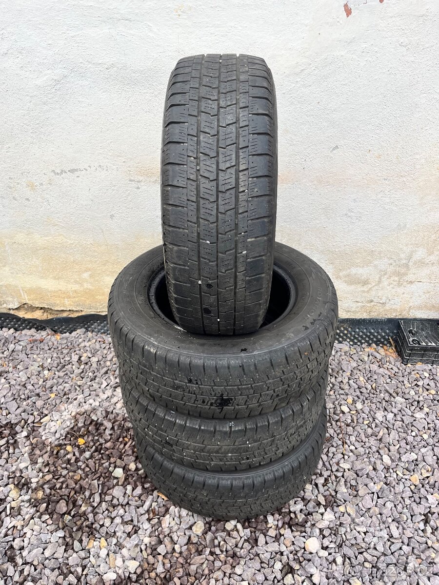 215/65 R15C GoodYear zimní 2ks