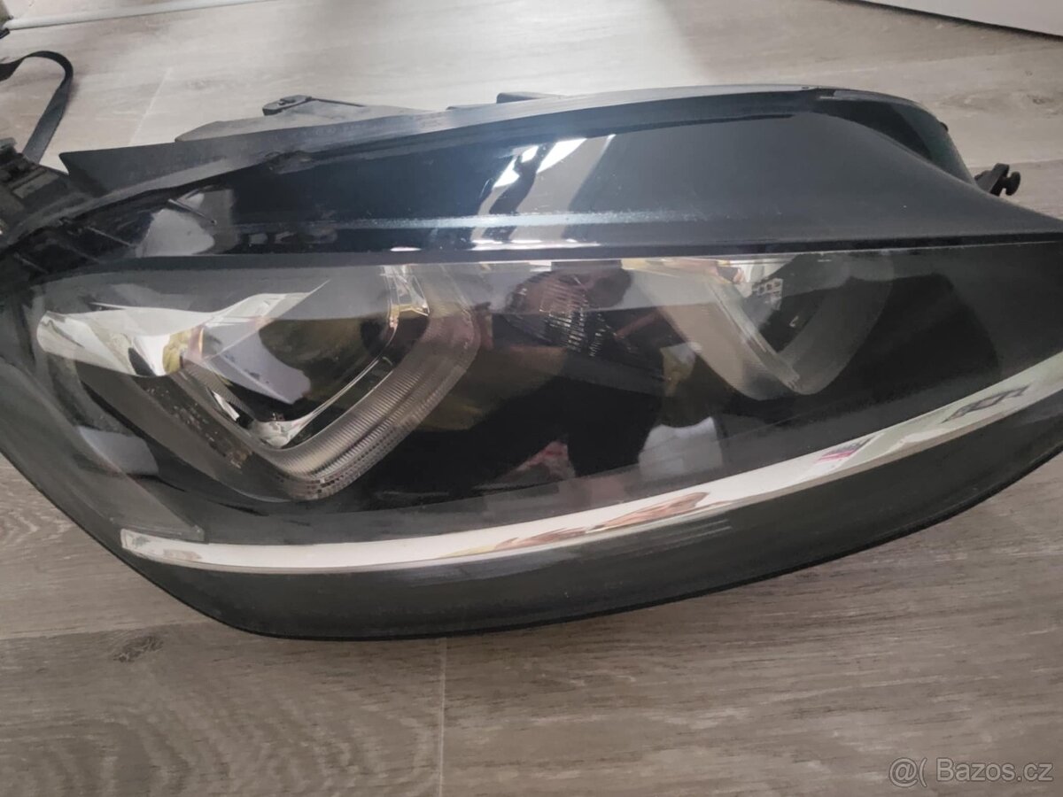 Přední světlo Xenon_ VW Golf 7