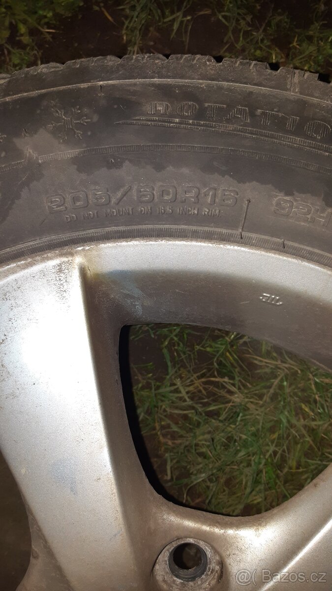 Mám tu 3 Ks ráfků, mazda 3, 6 - 16"
