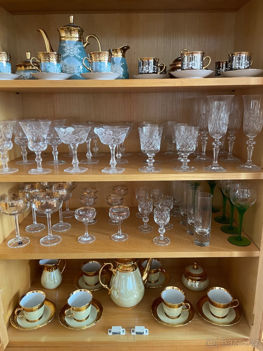 Porcelán a sklo