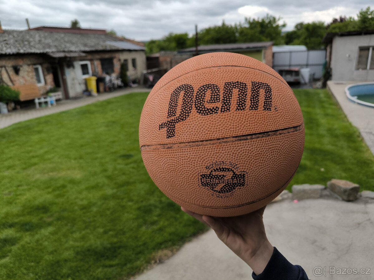 Basketbalový míč