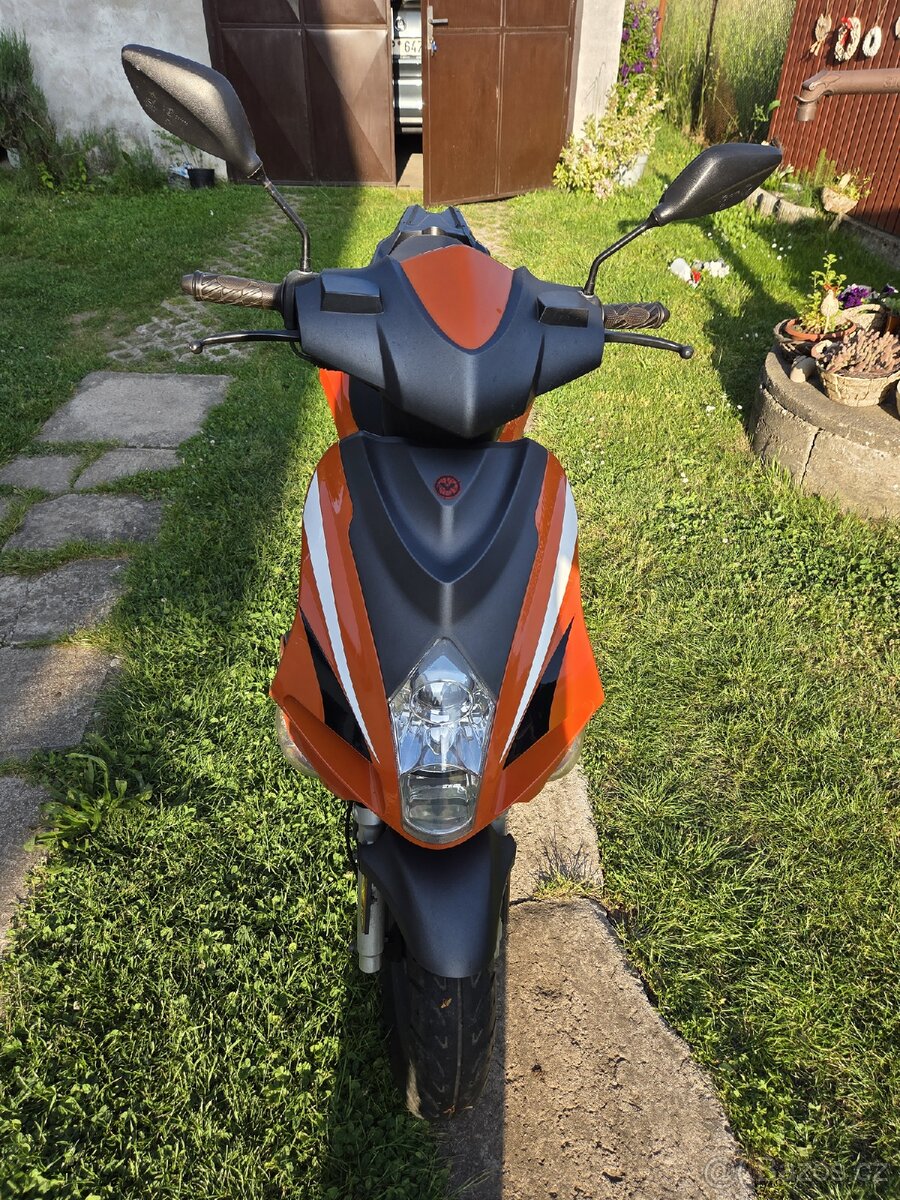 Skútr Yuki 125