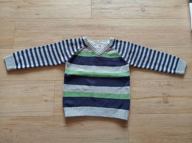 Proužkovaný svetr vel. 92/98