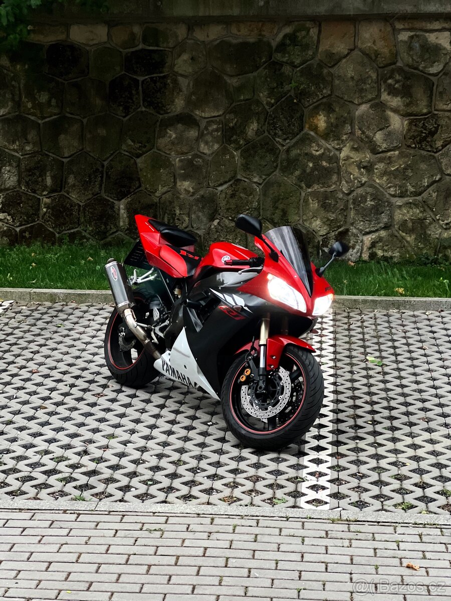 Yamaha R1 2003 - 37tis. najeto