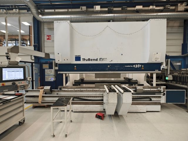 Ohraňovací lis TRUMPF TruBend 8300-40, použitý, z roku 2012.