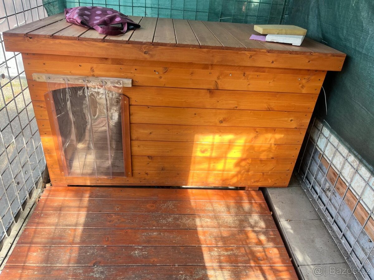 Prodám krásnou dřevěnou psí boudu