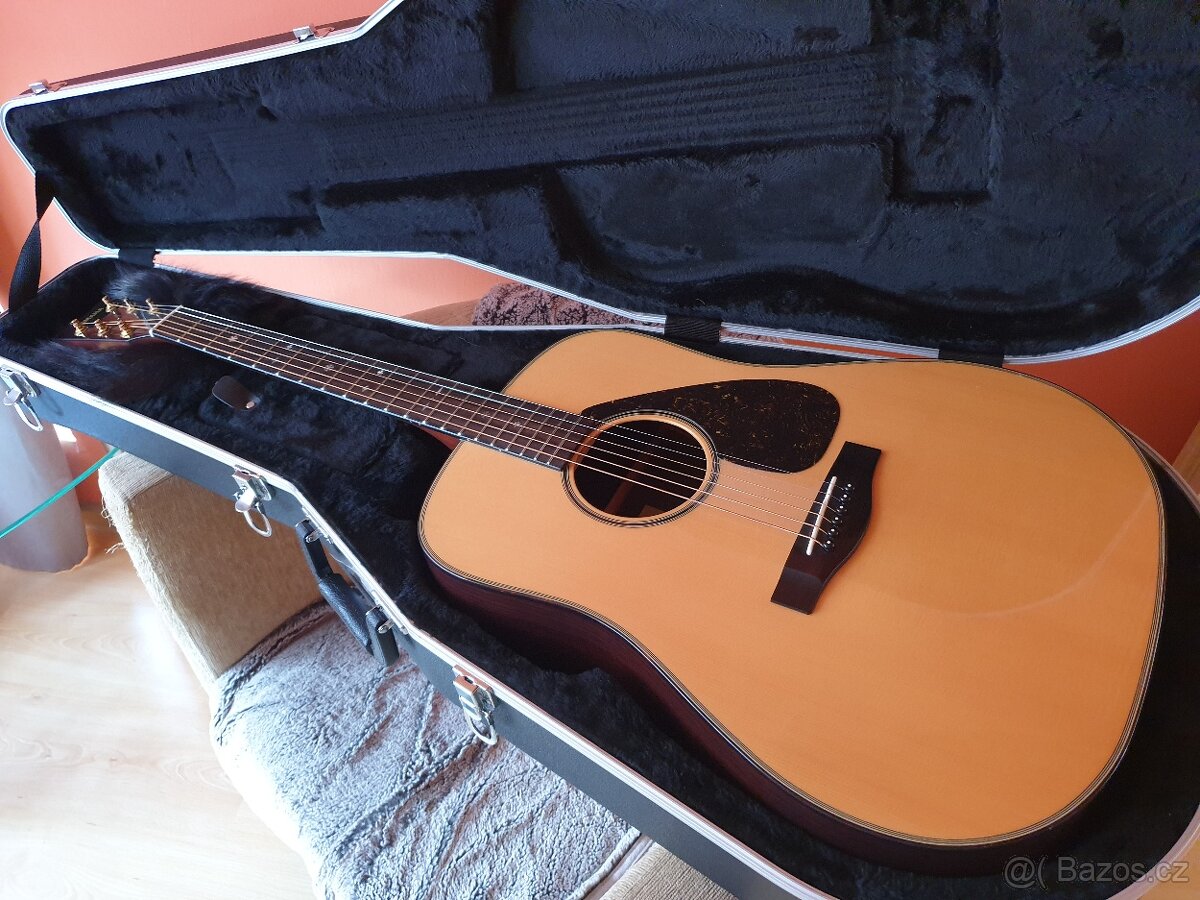 AKUSTICKÁ KYTARA YAMAHA DW-15 CELOMASIVNÍ