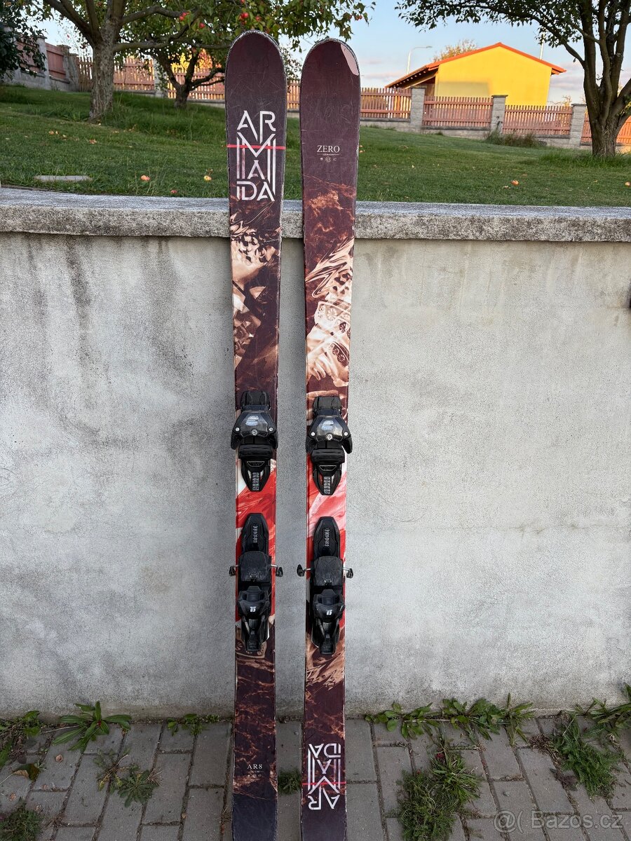 Freestyle lyže