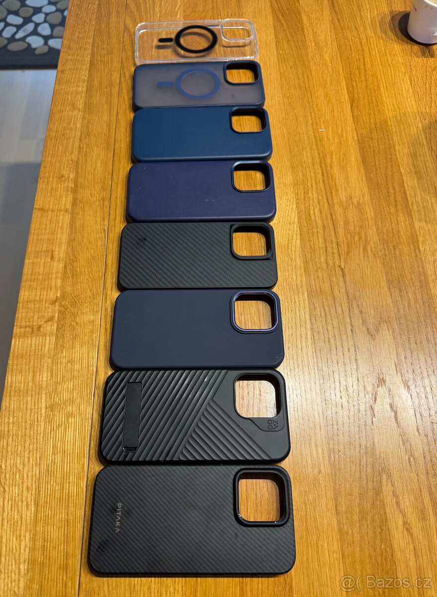 Celkem 8 krytu na iPhone 15 Pro Max