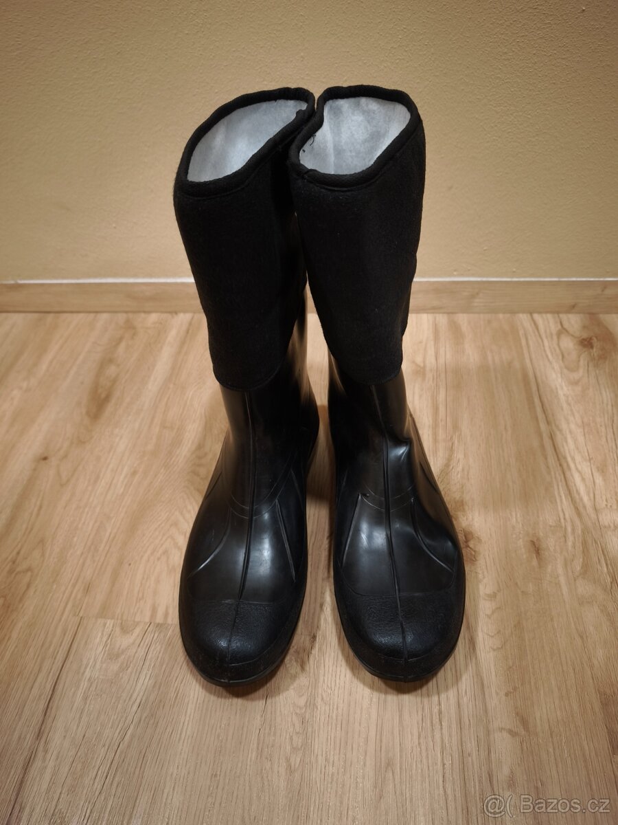 Gumové zateplené holínky s filcem