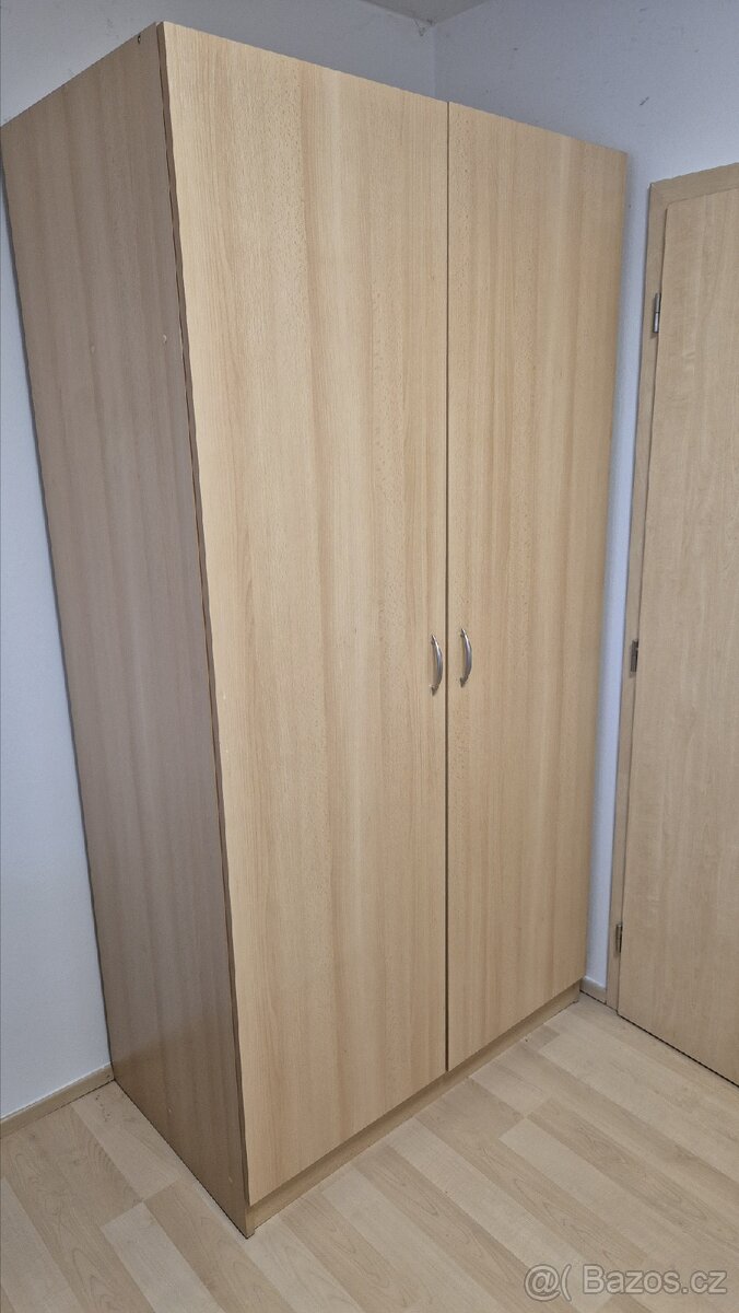 Prodam 2 ks šatní skříně