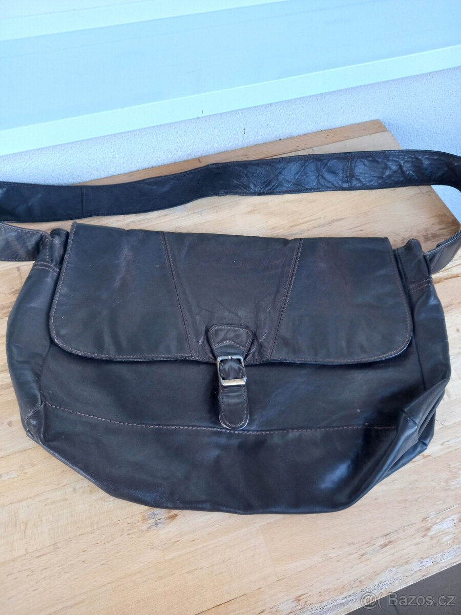 Dámská kožená kabela