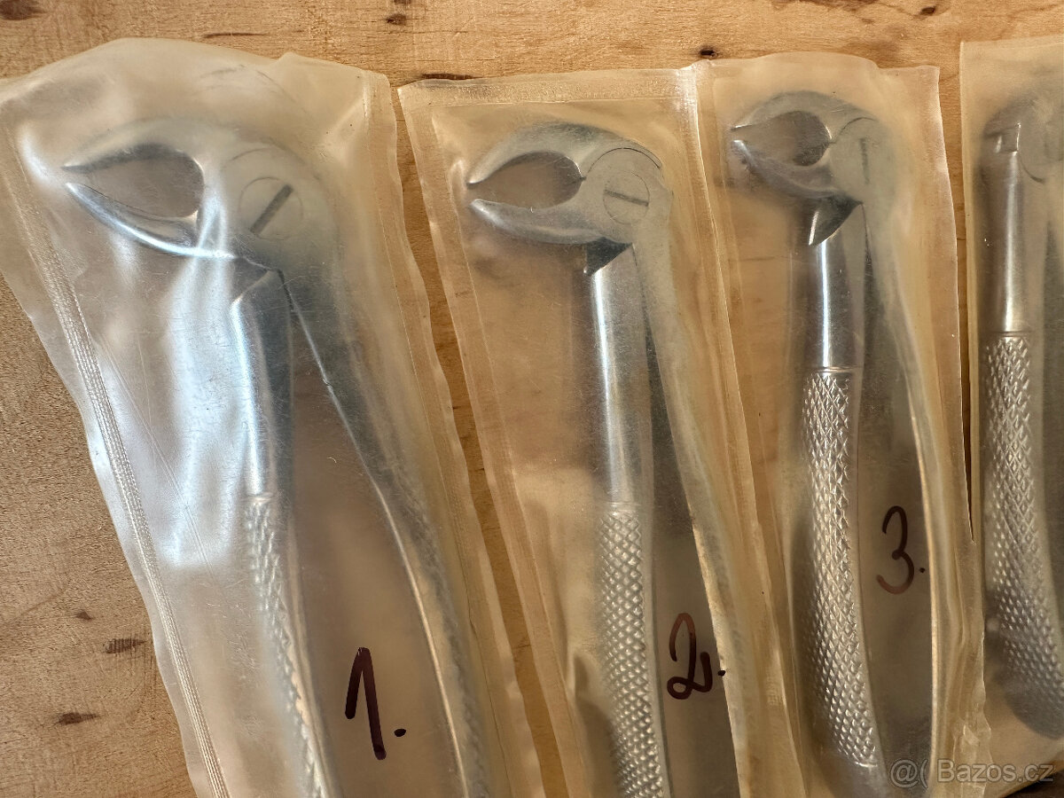 NEPOUŽITÉ zubařské extrakční kleště CHIRANA 3