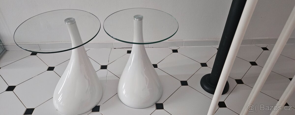 Servirovací přiruční stolek