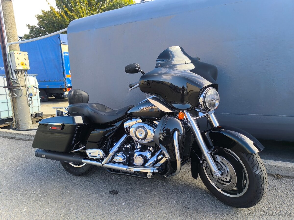 Harley Davidson FLHX Street Glide TOP STAV EU verze