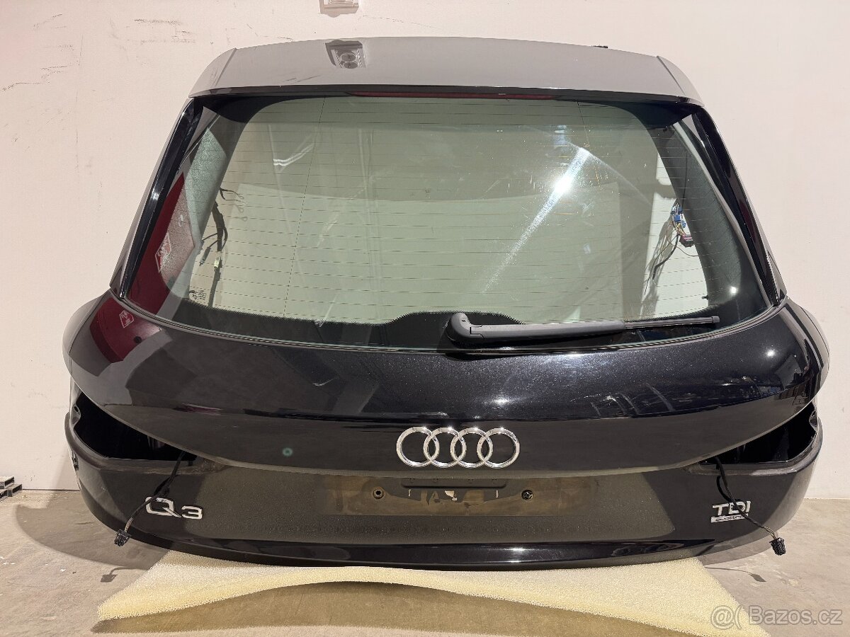 Páté dveře Audi Q3 2013, kód barvy LZ9Y