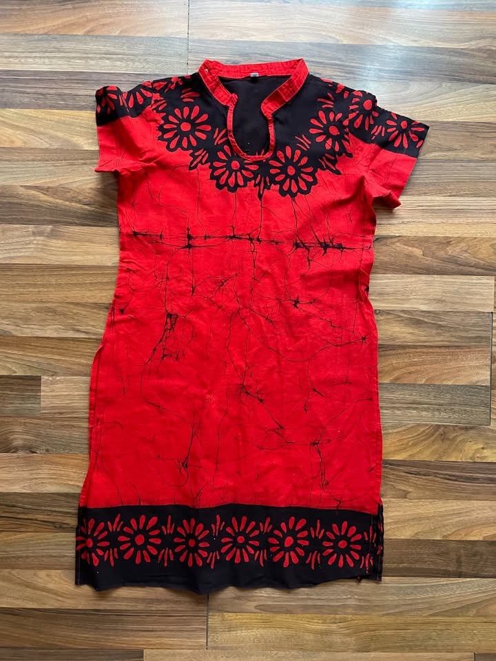 Nová dlouhá tunika s vysokým rozparkem, vel S/M,