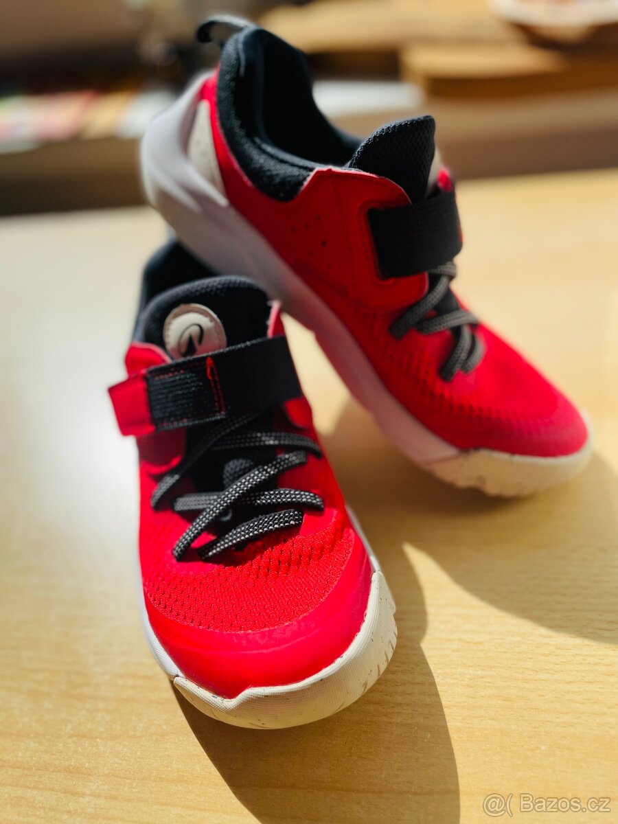 Červené tenisky - 34 - např. do tělocvičny