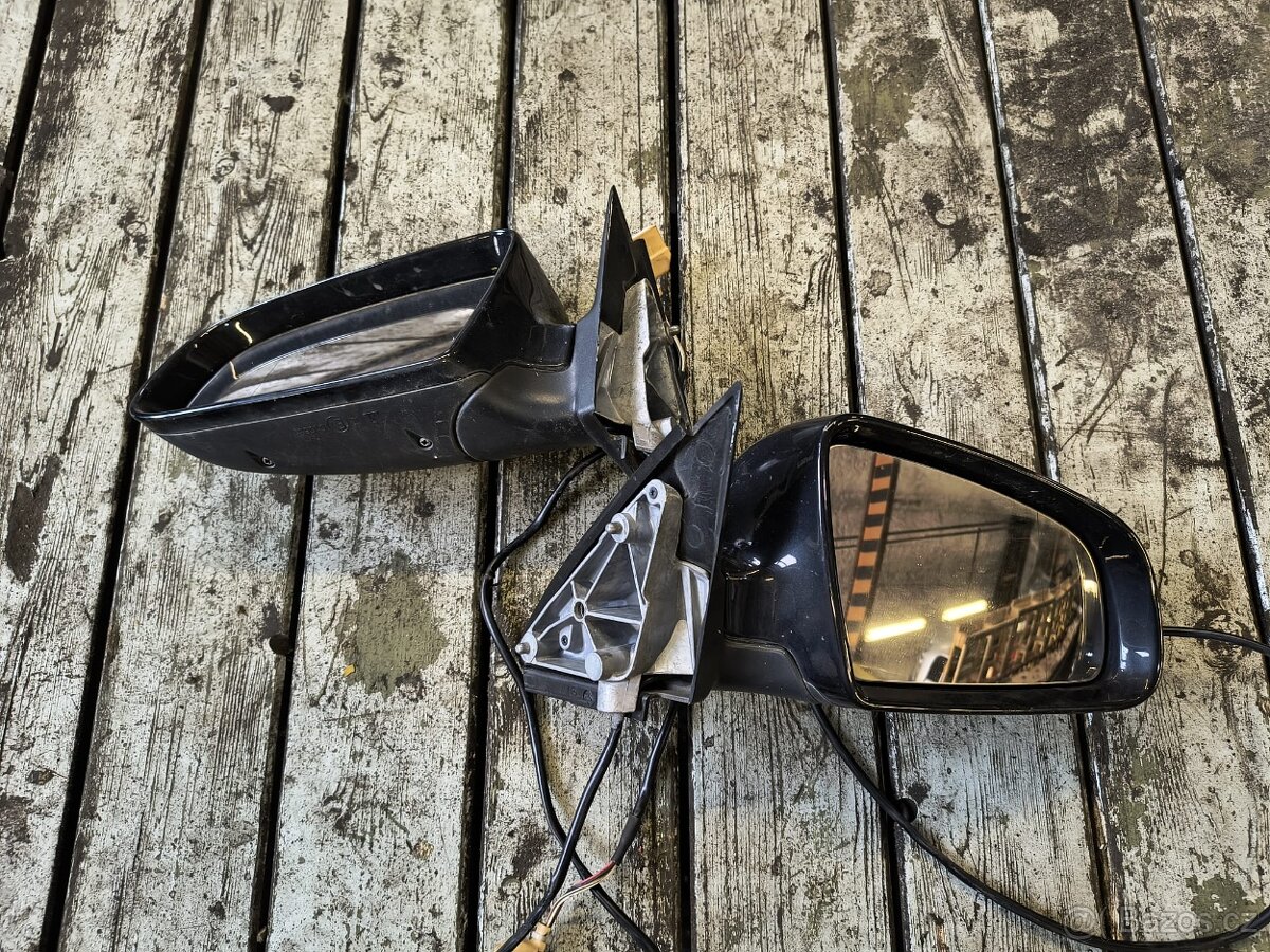 AUDI A4 8E - ZRCÁTKA