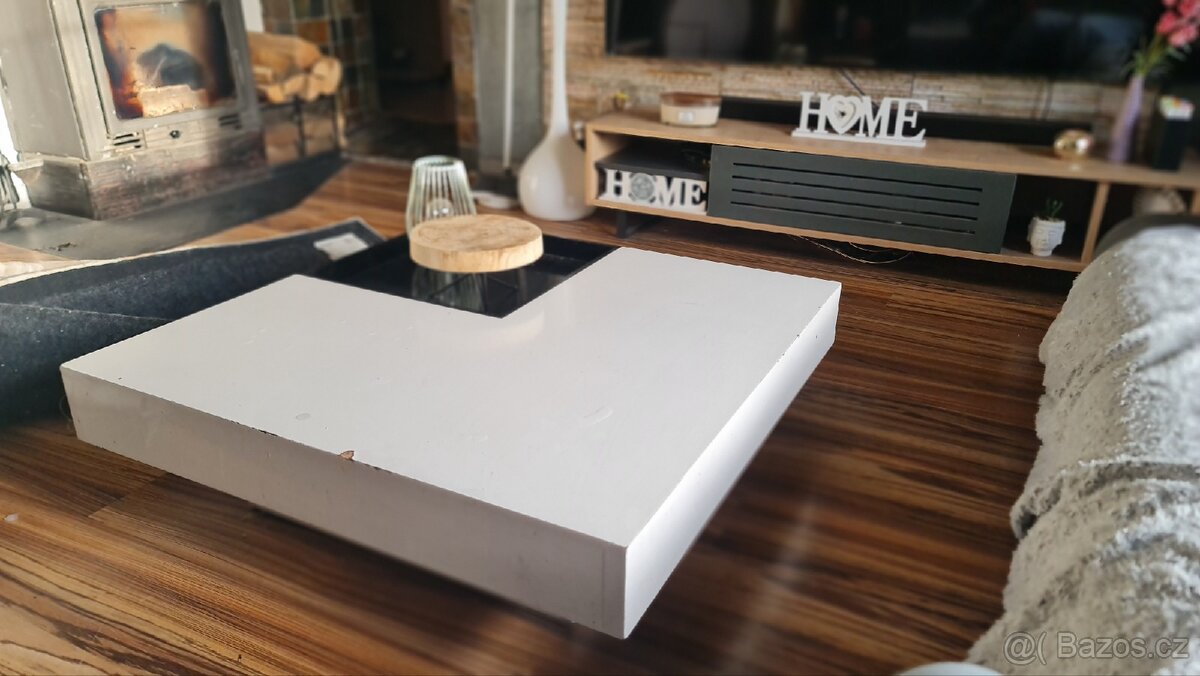 Stůl do obýváku konferenční