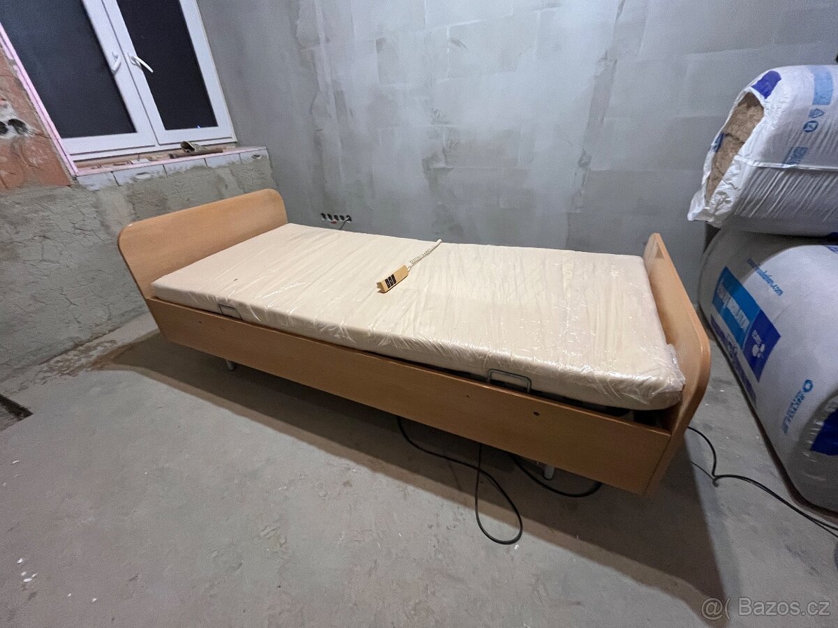 Elektrická polohovací postel