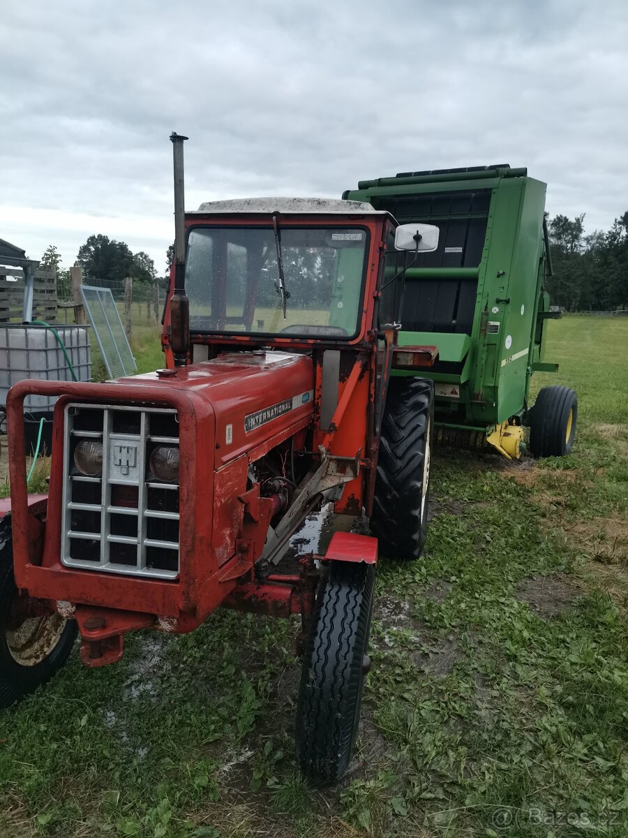 Traktor IHC 444
