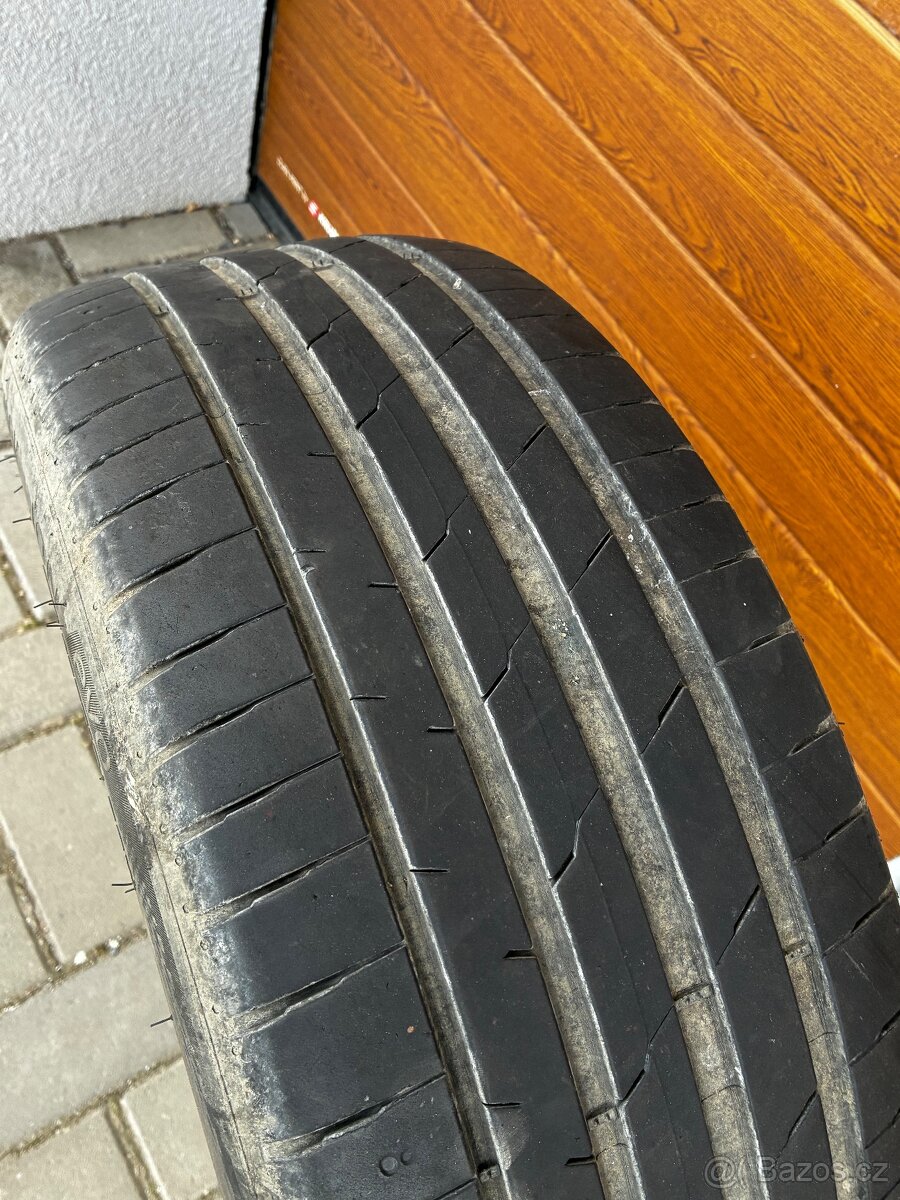 Pneu Hankook 235/45ZR/18 EVO