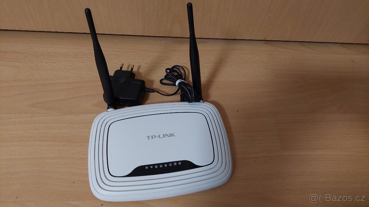 router TP-LINK WR841N