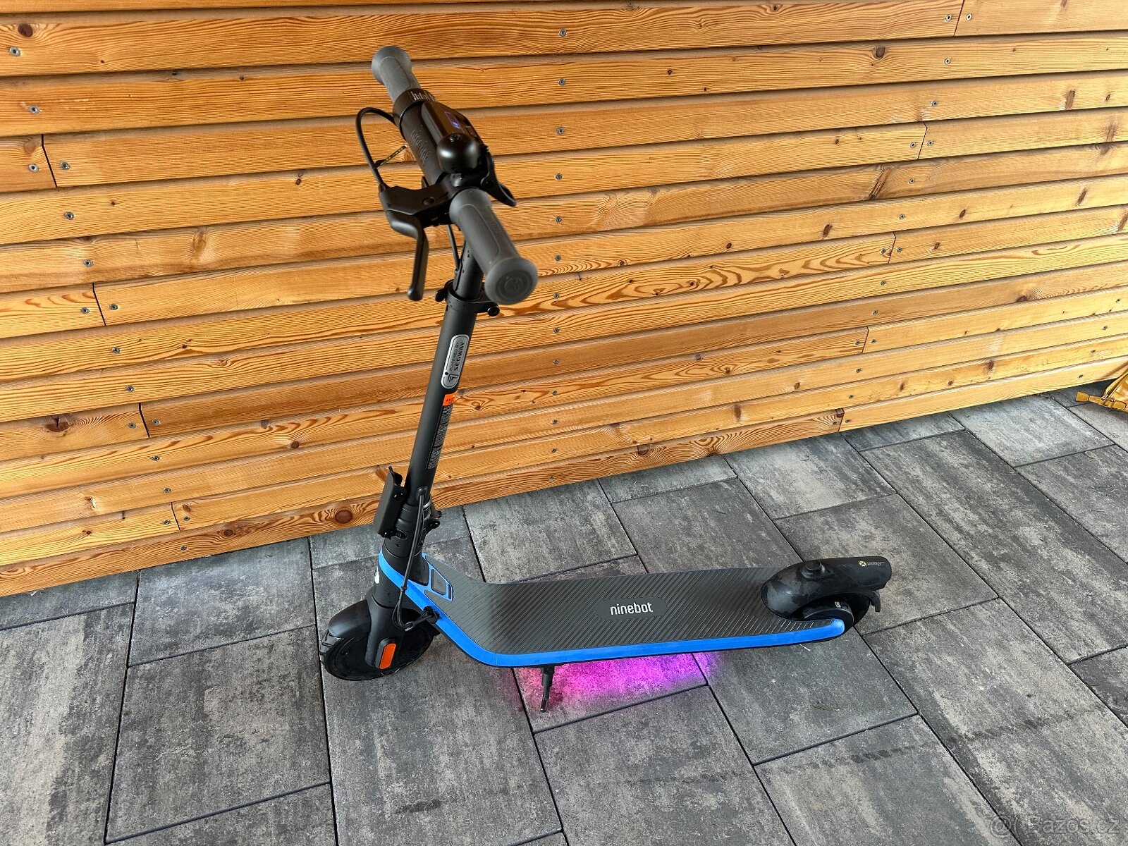 Elektrokoloběžka Ninebot eKickScooter C2 Pro E