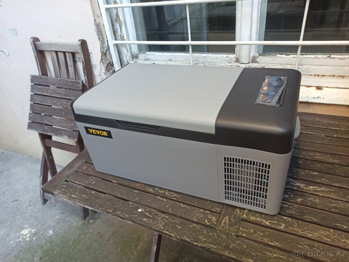 Cestovní kompresorová lednice Vevor 15 L