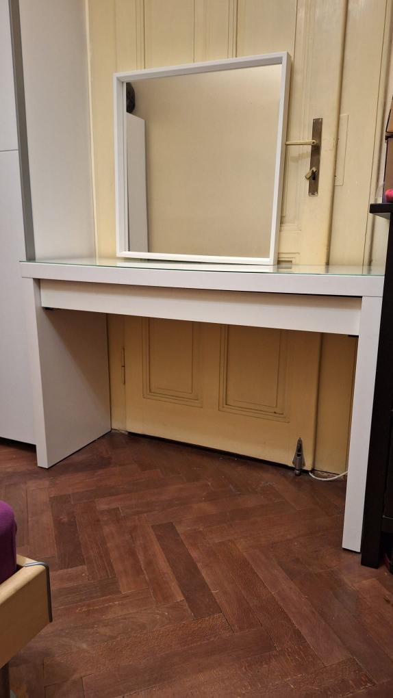 Toaletní stolek + zrcadlo IKEA