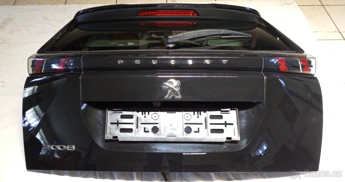 Peugeot 2008 víko zavazadlového kufru, páté dveře