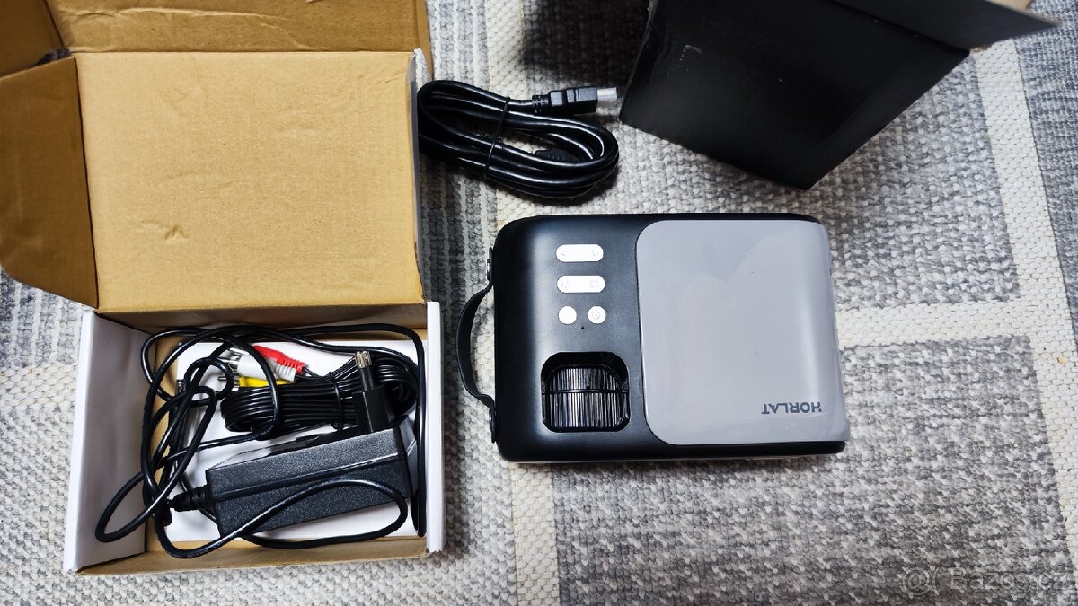 Prodám data projektor Horlat WiFi, Bluetooth