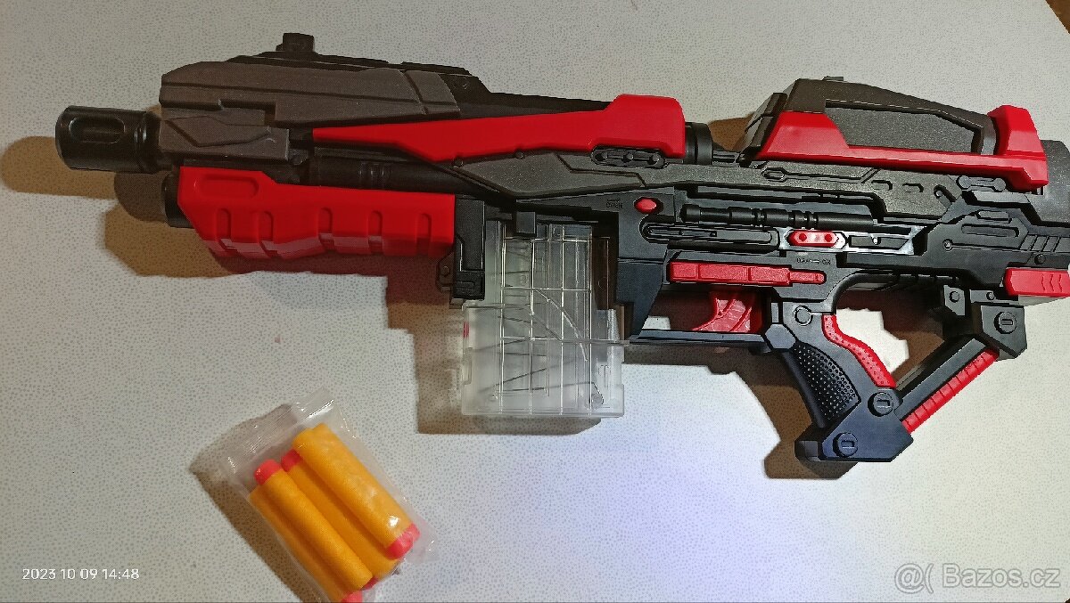 Prodám elektrickou automatickou pušku na Nerf naboje