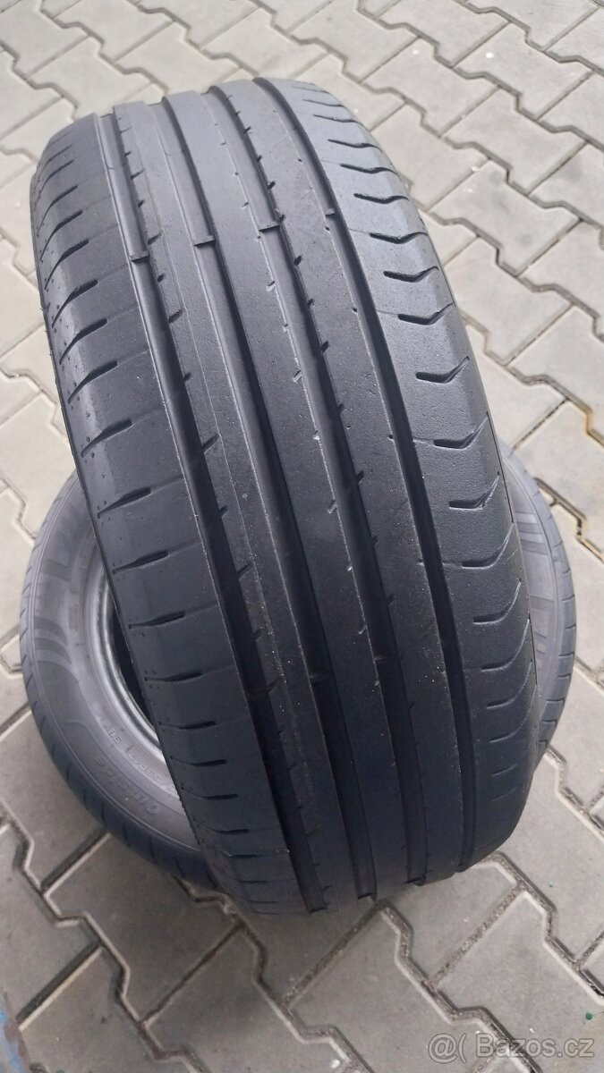 Prodám 2 x letní pneu Fulda 215/55/17
