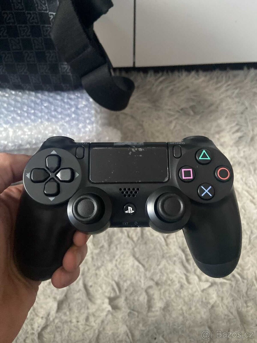 Nový, nepoužívaný ovladač PS4