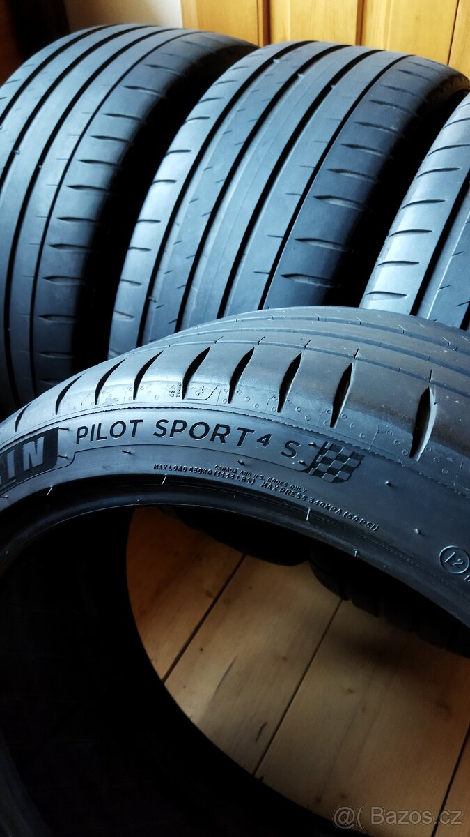 Letní pneu 225/40 r19, Michelin PS4s