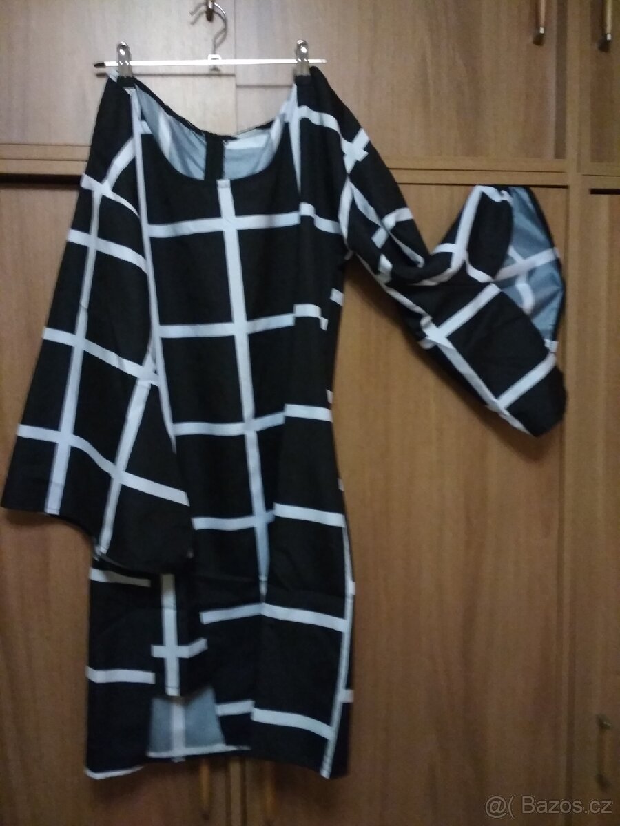 Šaty velikost M