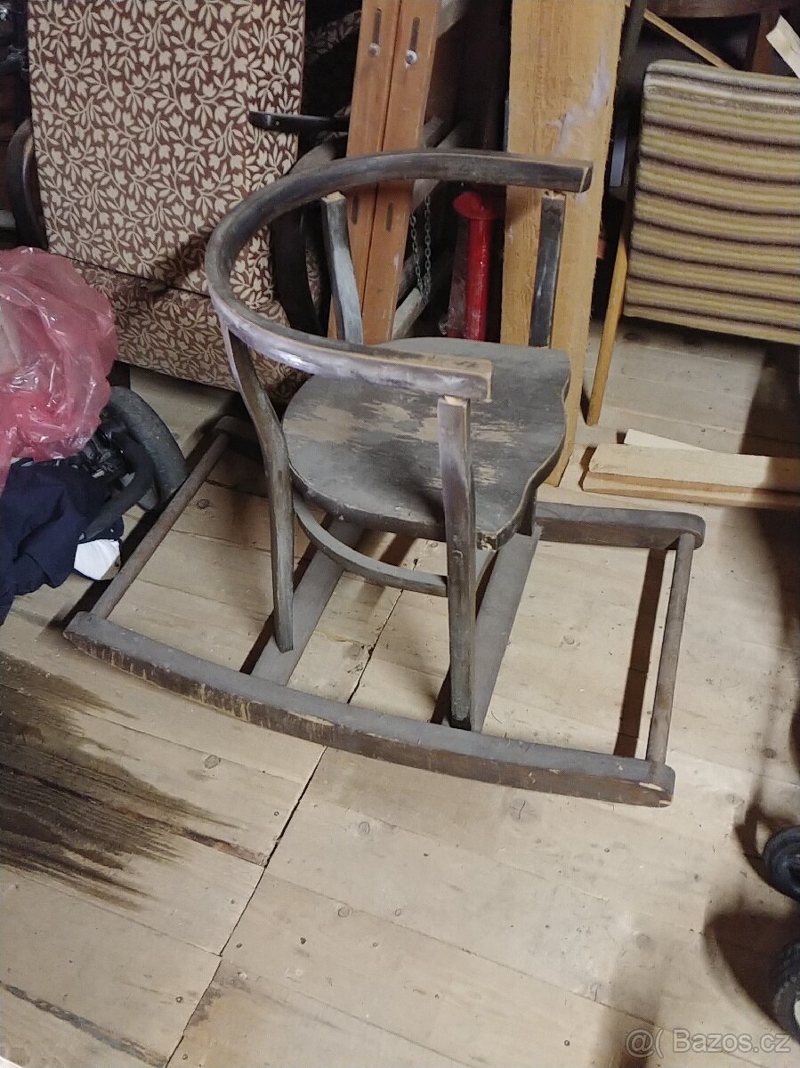 Stará houpací židle
